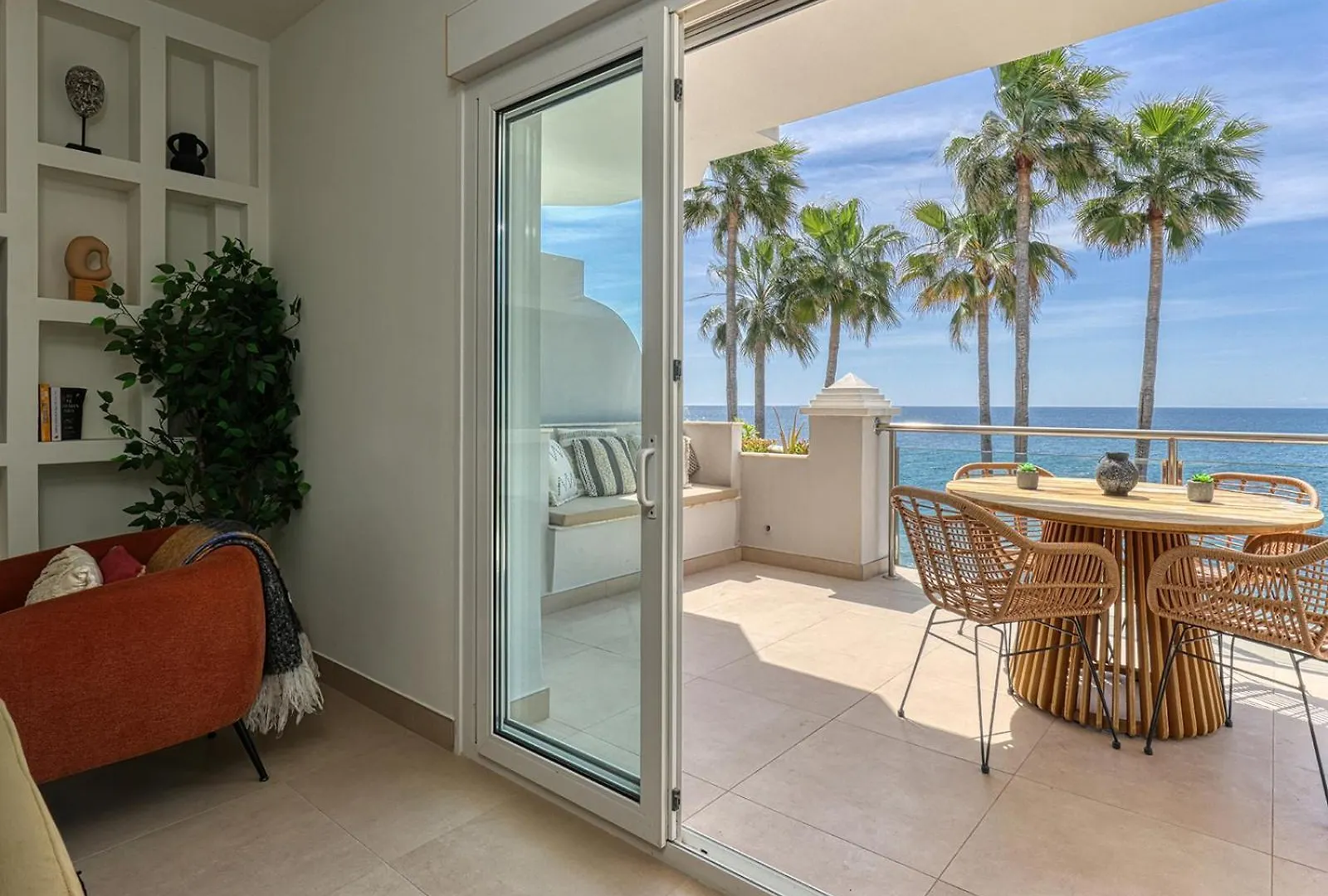 Apartment El Paseo - Gerenoveerd Appartement Met Zeezicht Estepona