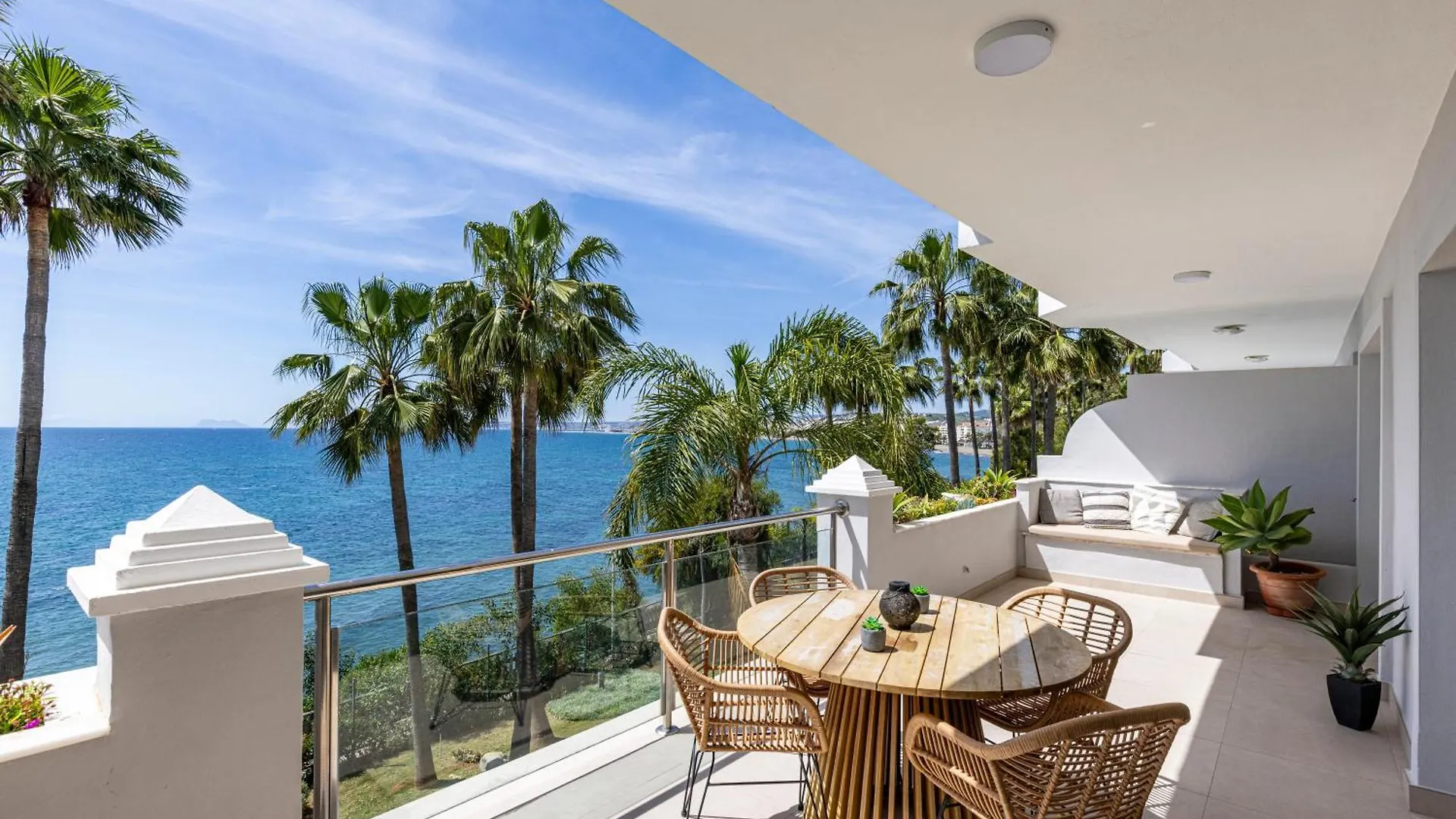 Apartment El Paseo - Gerenoveerd Appartement Met Zeezicht Estepona