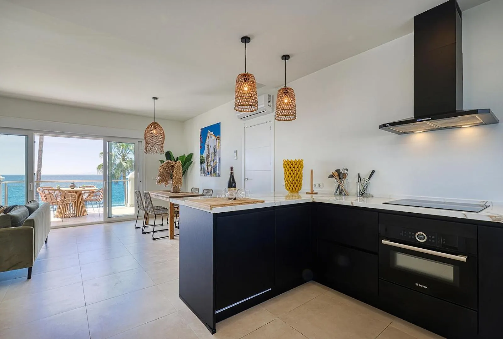 Apartment El Paseo - Gerenoveerd Appartement Met Zeezicht Εστεπόνα