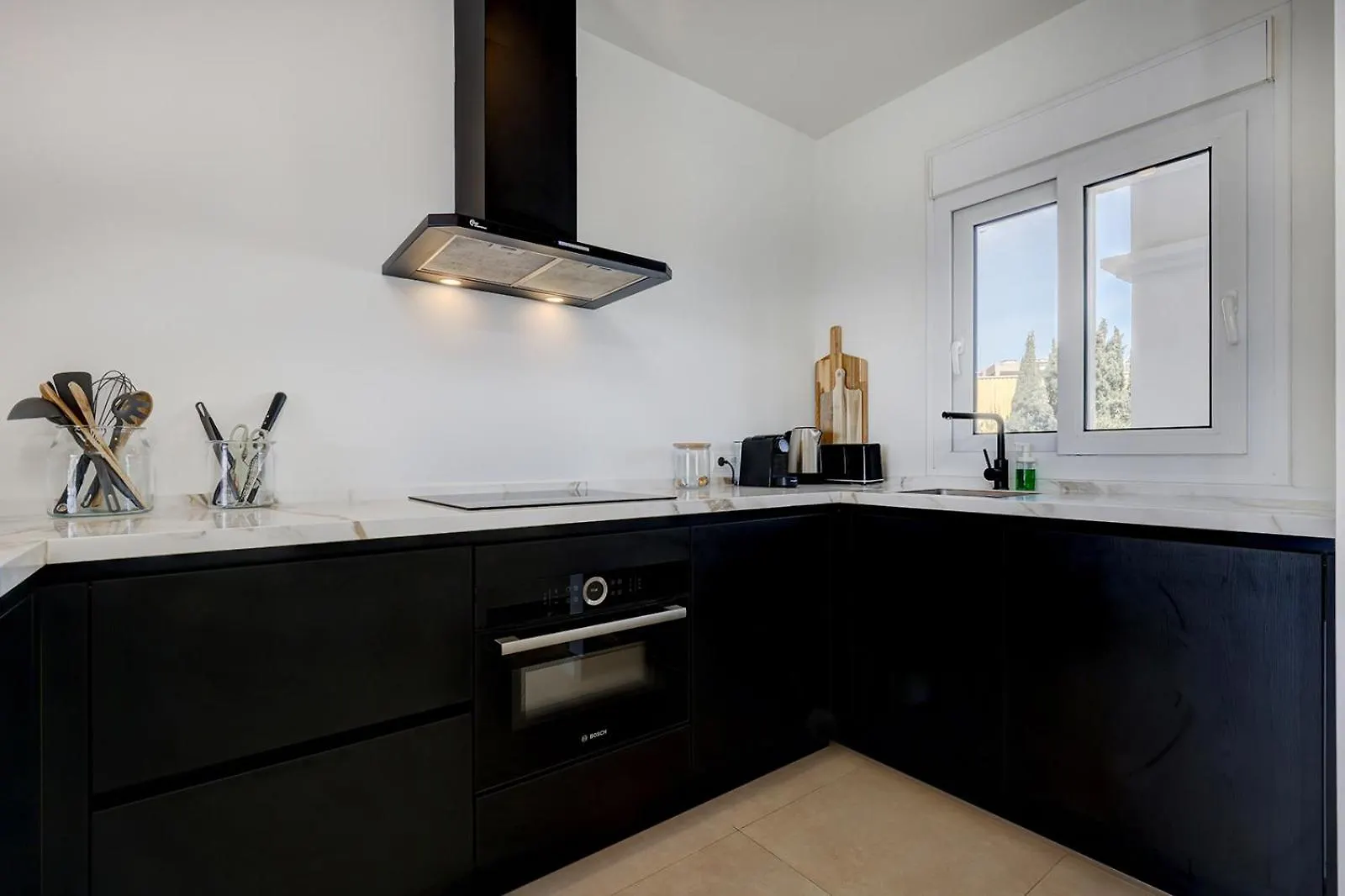 Apartment El Paseo - Gerenoveerd Appartement Met Zeezicht Εστεπόνα 0*,  Ισπανία