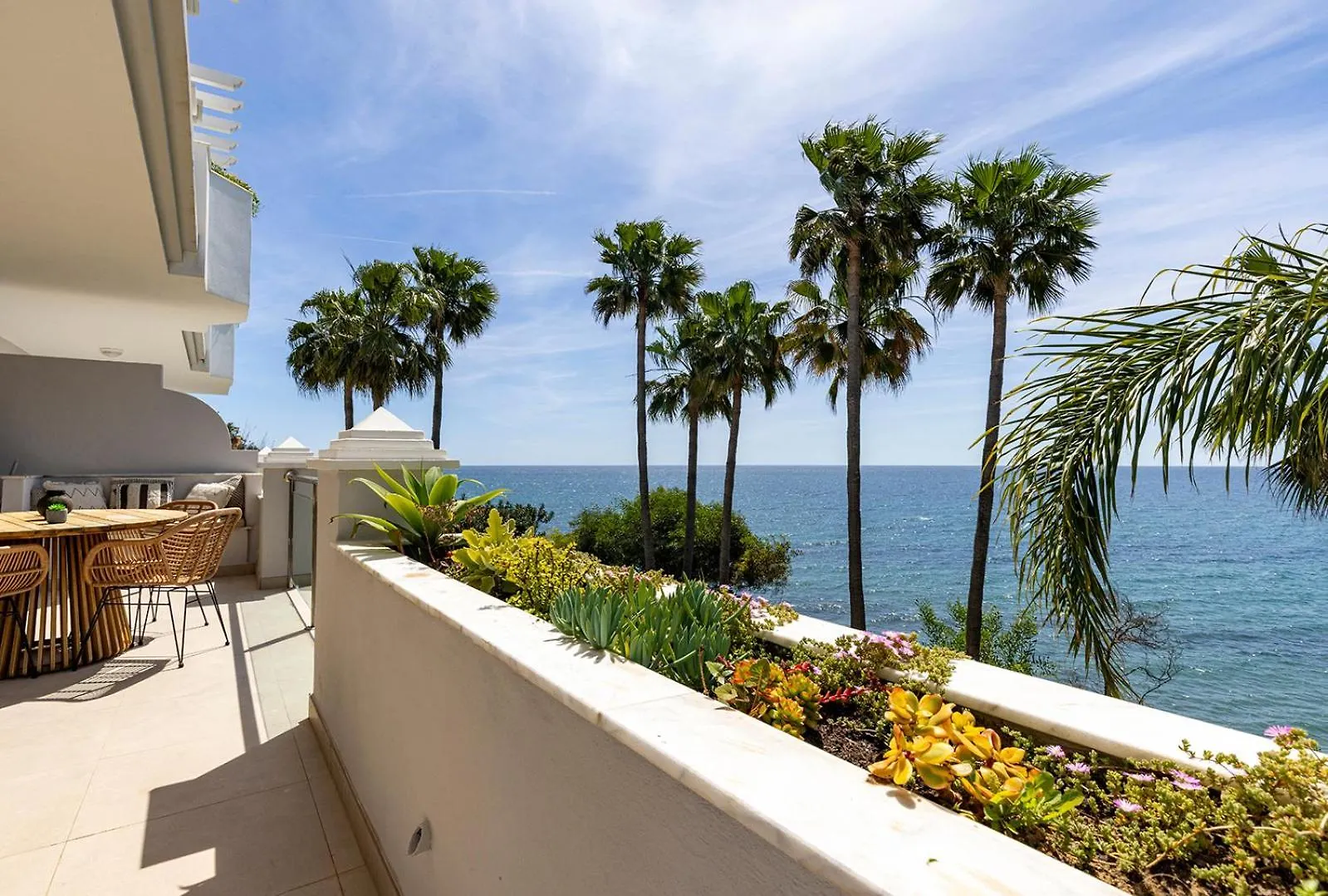 Apartment El Paseo - Gerenoveerd Appartement Met Zeezicht Εστεπόνα